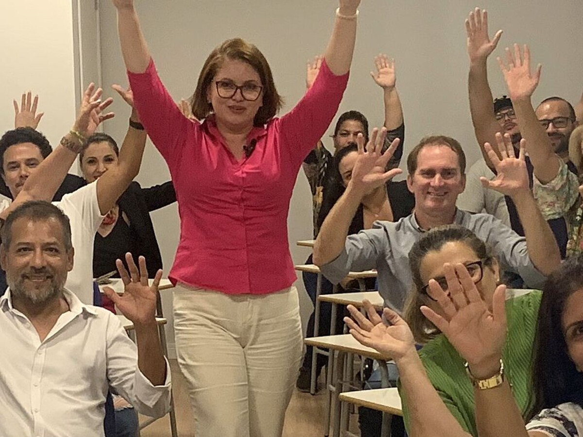 Turma presencial da AD Marketing Digital com Adair Christina à frente da sala