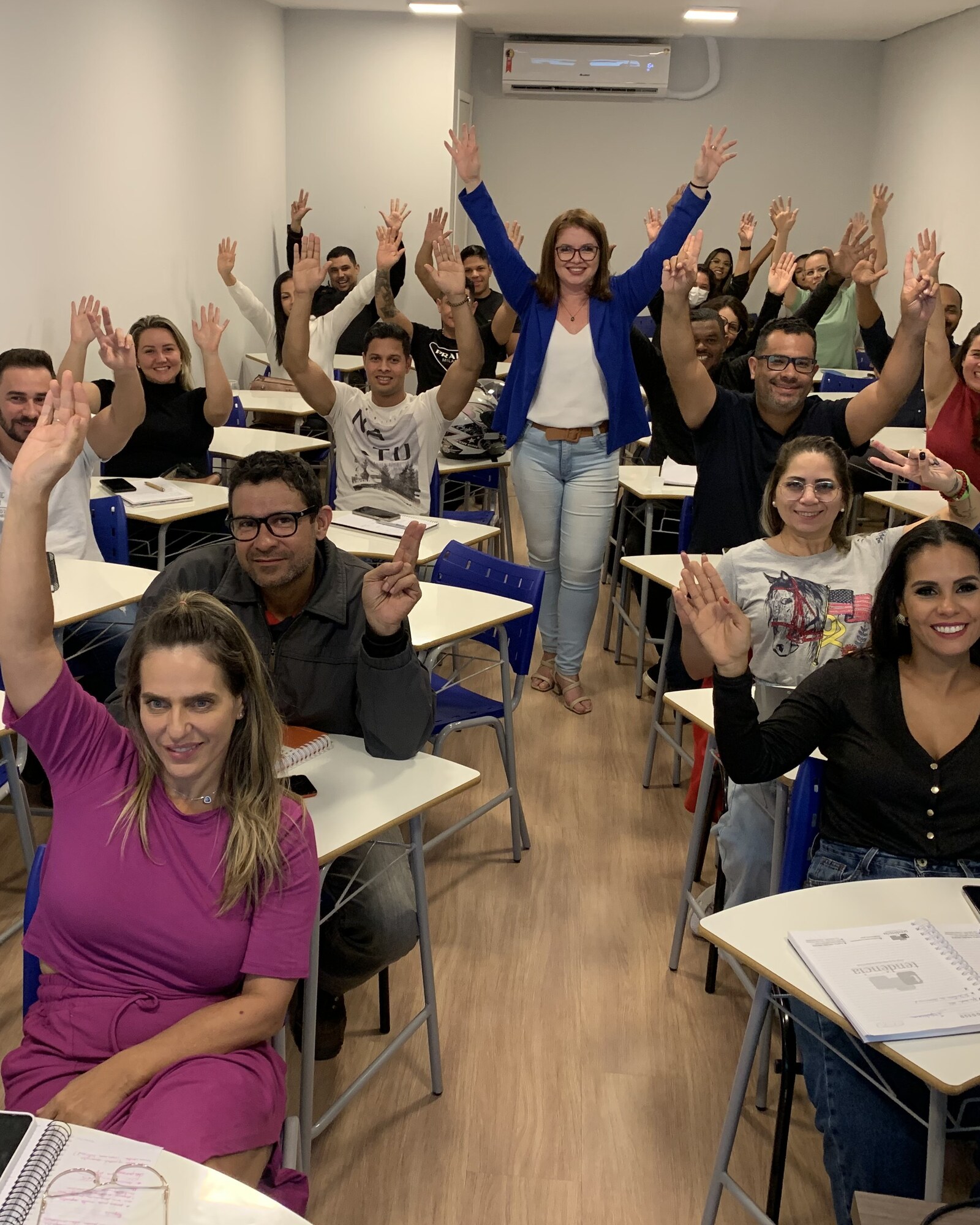 Adair Christina com uma turma presencial da AD Marketing Digital
